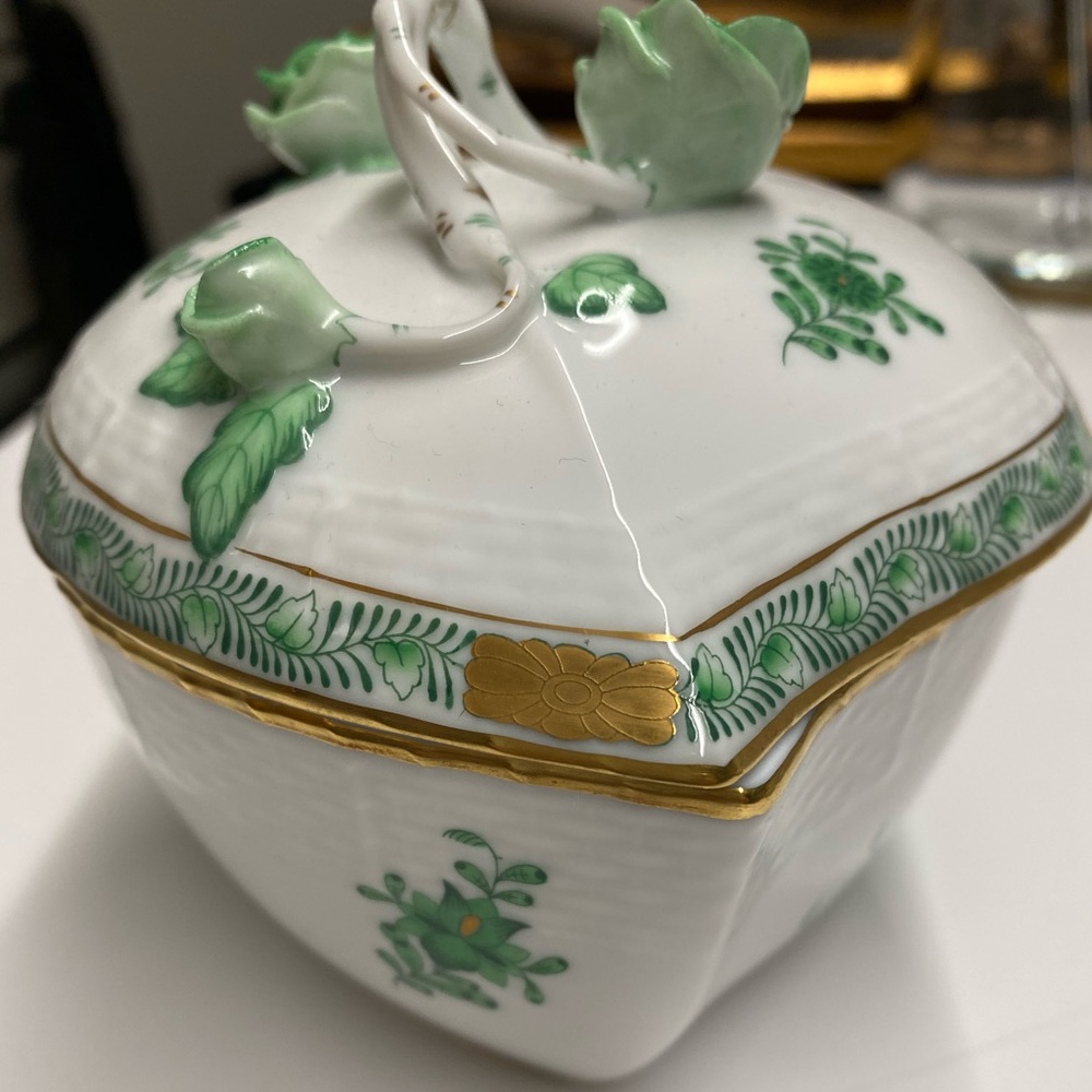 HEREND Heart Bonbon trinket box with Rose